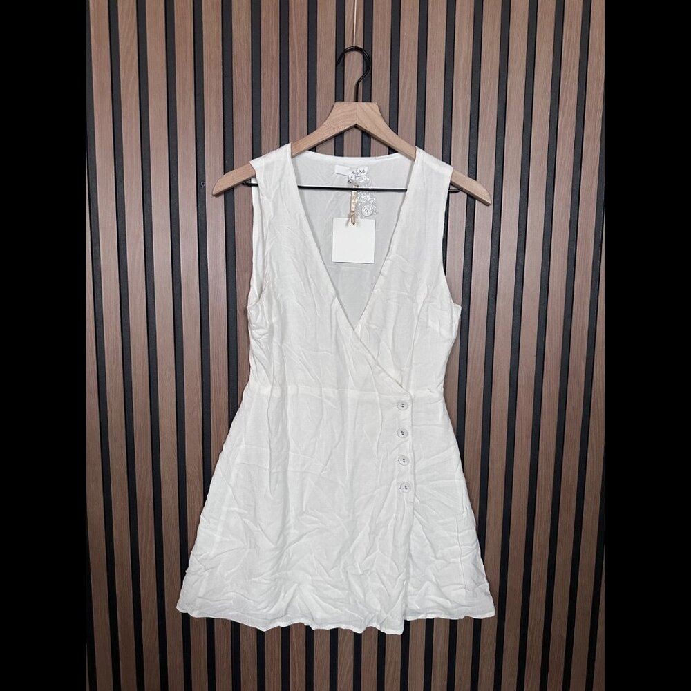 New Honey Belle Dress Medium White A Line V Neck Exposed Button Linen Flax
